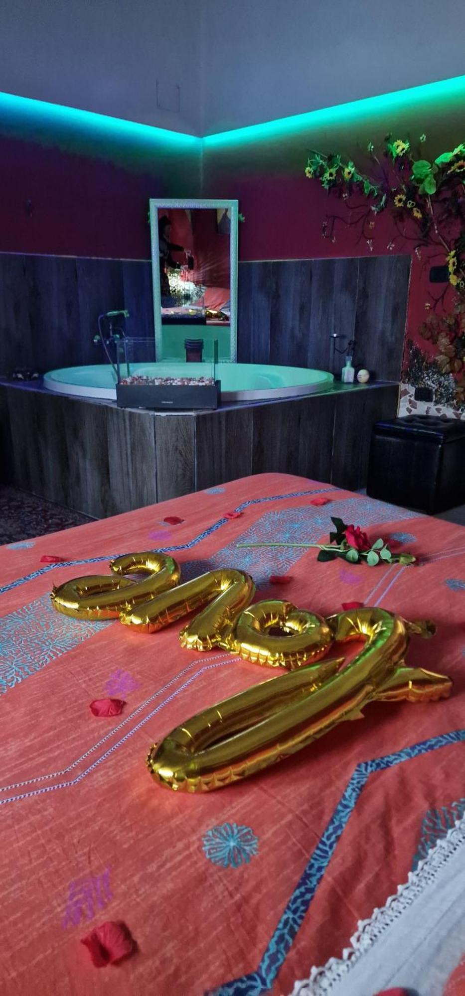 B&B L'Altro Anfiteatro Camera Suite Санта-Мария-Капуа-Ветере Экстерьер фото